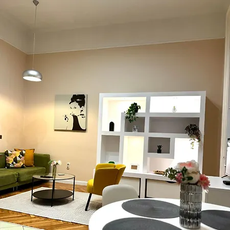 Miracle With Free Parking * Budapest